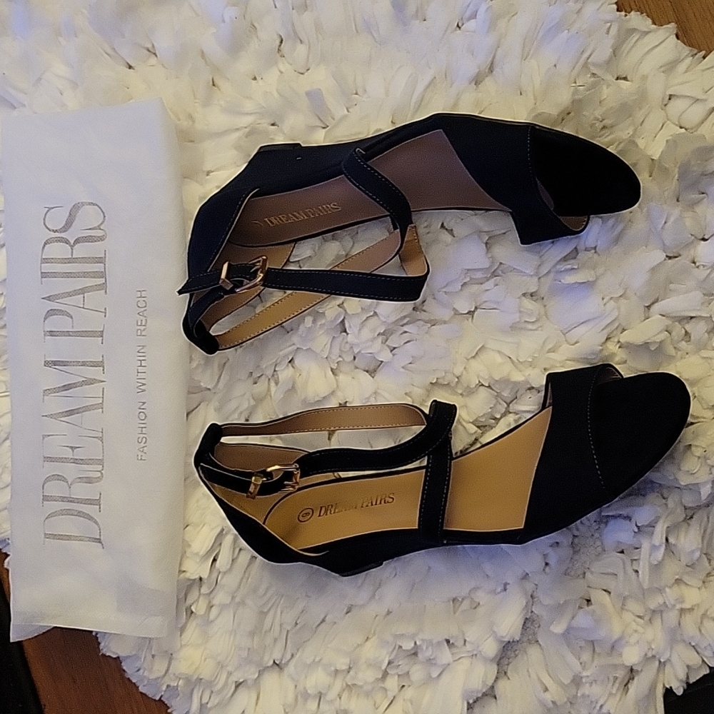 DREAM PAIRS black nubuck ankle strap low wedge sandals size 9 New no box